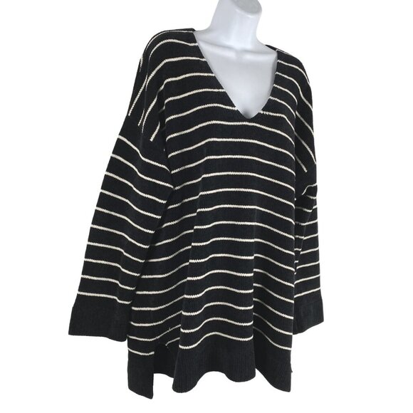 Organic Cotton Chenille Eileen Fisher Black and White Striped V-Neck Sweater - Picture 4 of 8